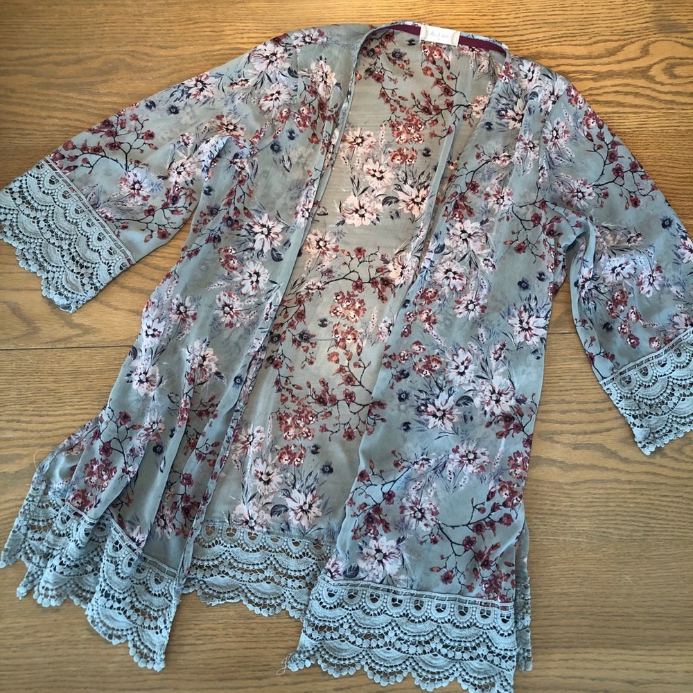 Altar’d State Floral Kimono